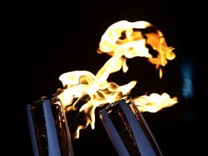 BUSAN, SOUTH KOREA - NOVEMBER 04: The PyeongChang 2018 Winter Olympics torch is seen during the PyeongChang 2018 Winter Olympic Games torch relay on November 4, 2017 in Busan, South Korea. (Photo by Chung Sung-Jun/Getty Images)