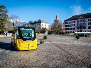 Présentation des navettes sans chauffeur par CarPostal, Ville de Sion et Etat du Valais, ce le jeudi 17 décembre 2015 sur la Place de la Planta à Sion.
(PHOTO-GENIC.CH/ OLIVIER MAIRE)
